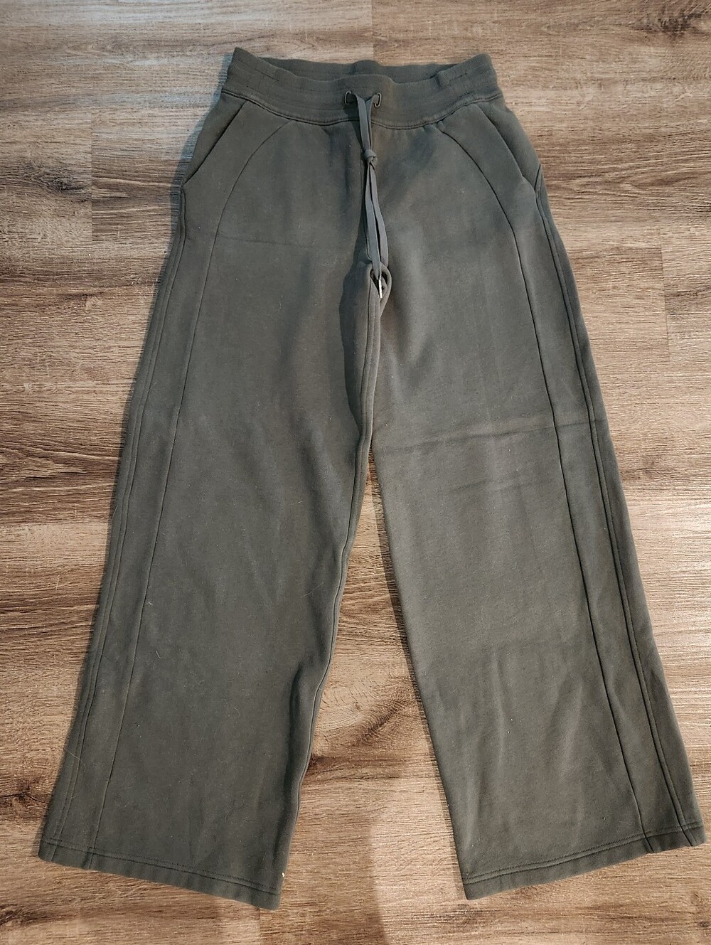 Women's Lululemon Wode Leg Scuba Pants.  Matching Hoodie Posted!